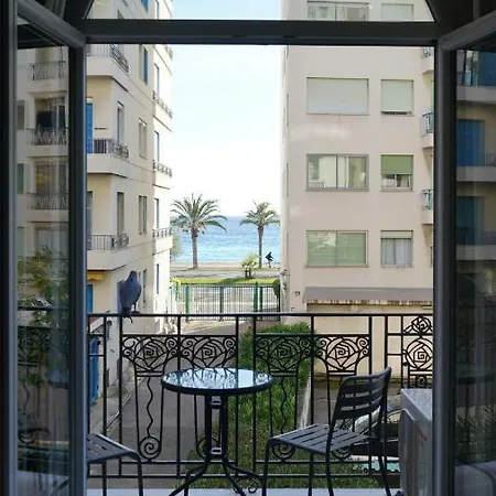 Cozy With A Sea View Apartment