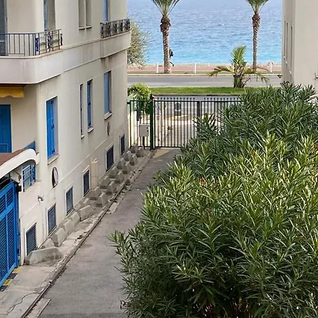 Cozy With A Sea View شقة *